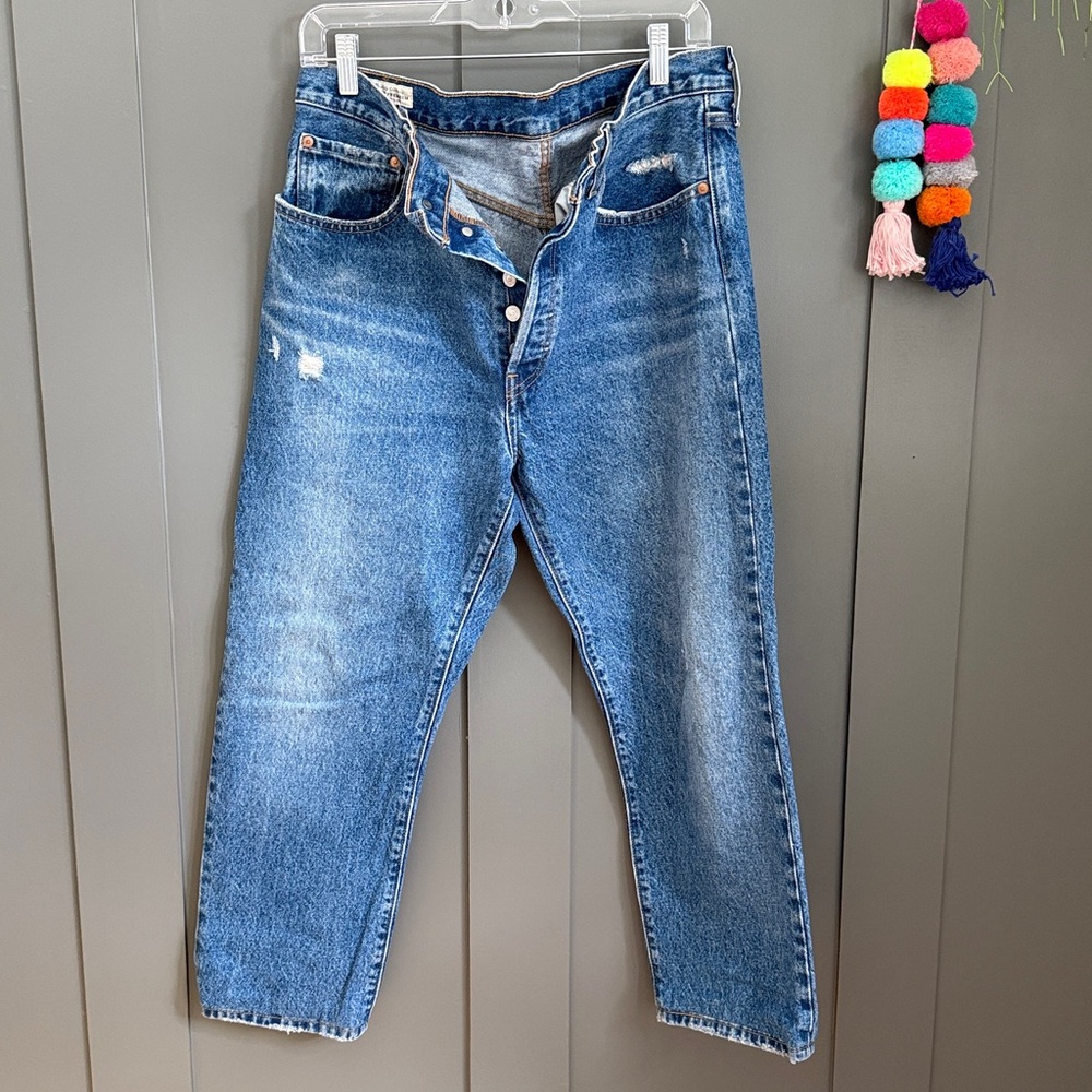 Women’s Levi’s 501 size W32 L30.